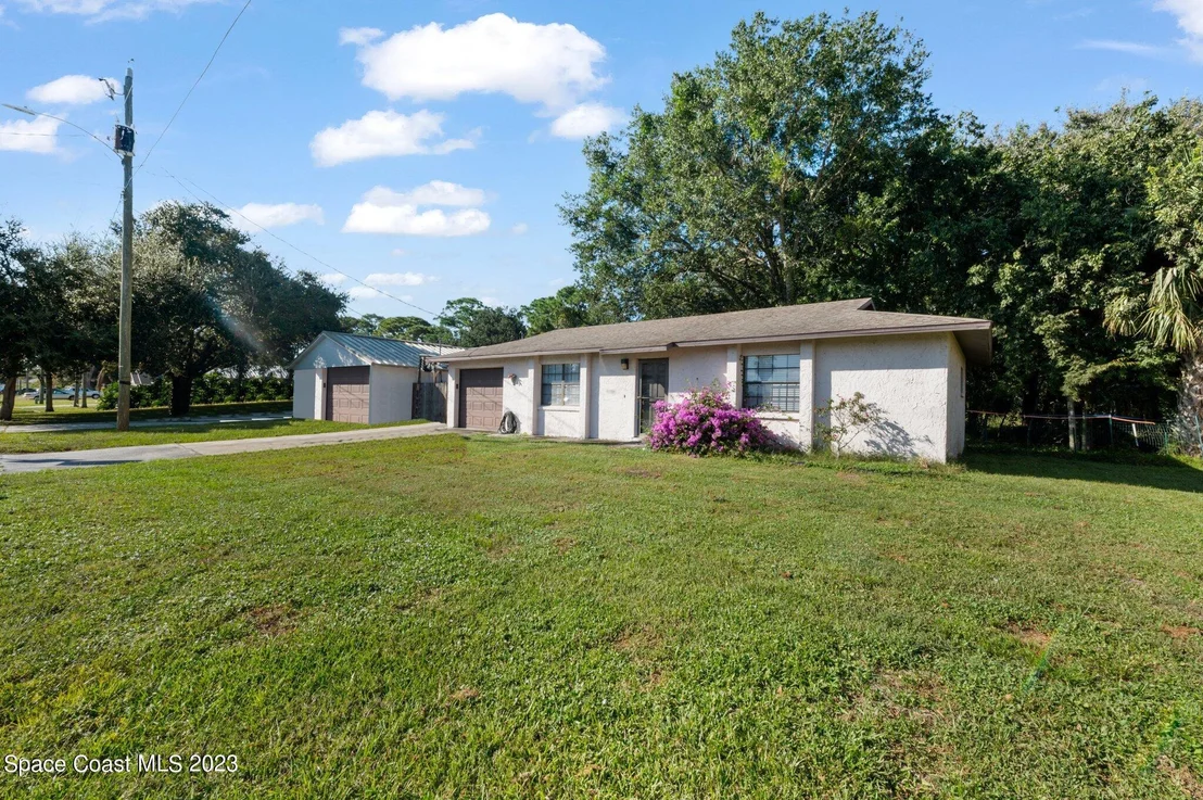 Photo of 5230 Carrick Road