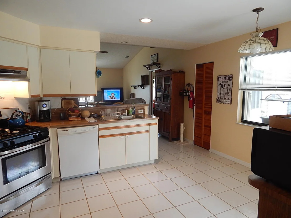 Photo of 2587 Kingdom Avenue