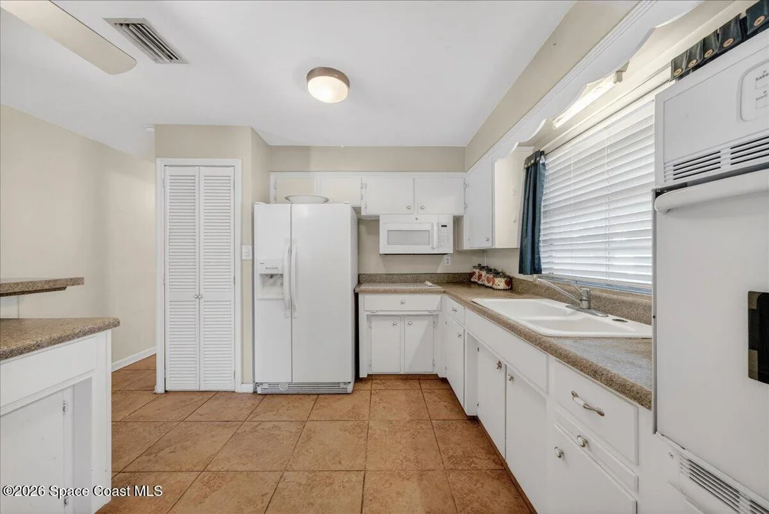 Photo of 702 Carmen Drive