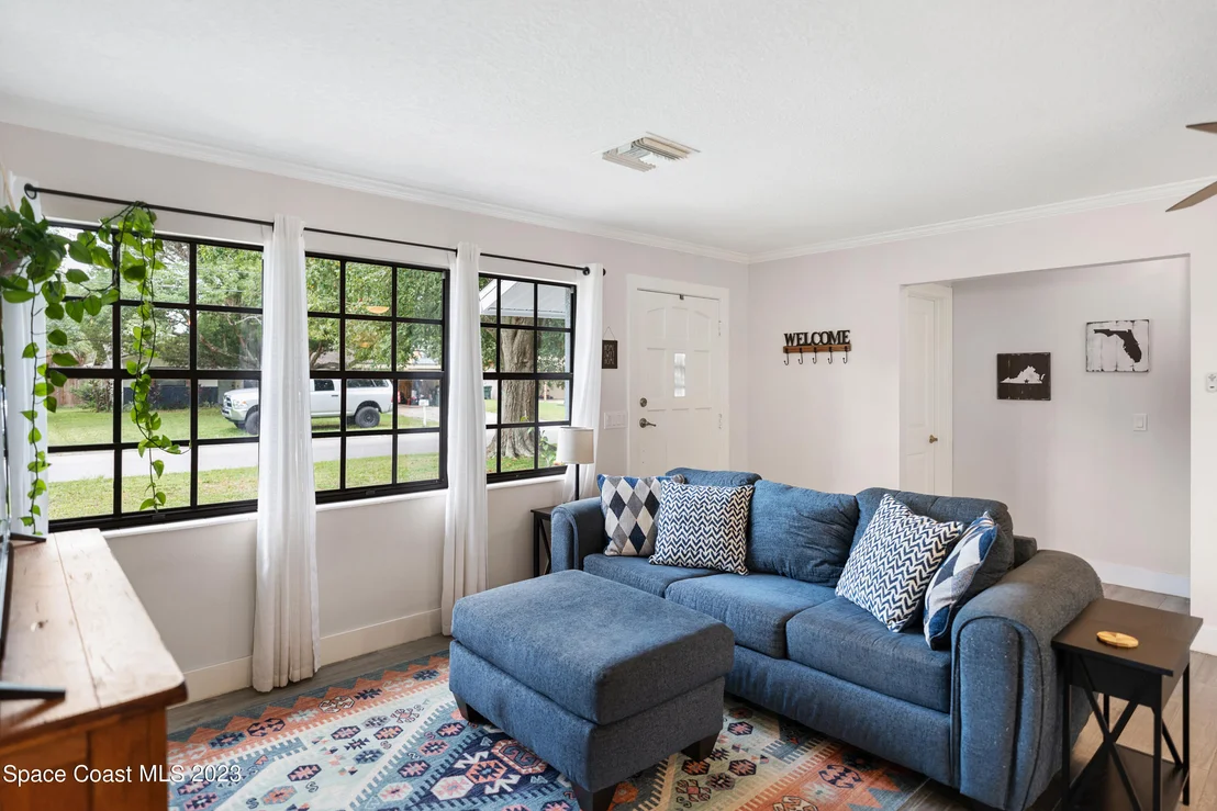 Photo of 1325 Estridge Drive