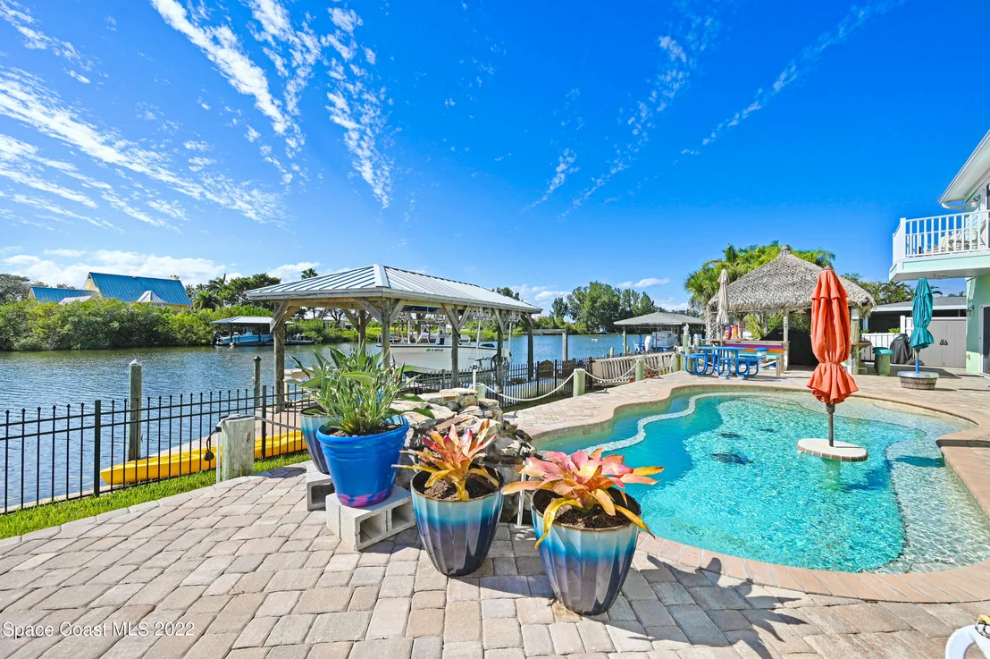 Photo of 414 Thrush Drive