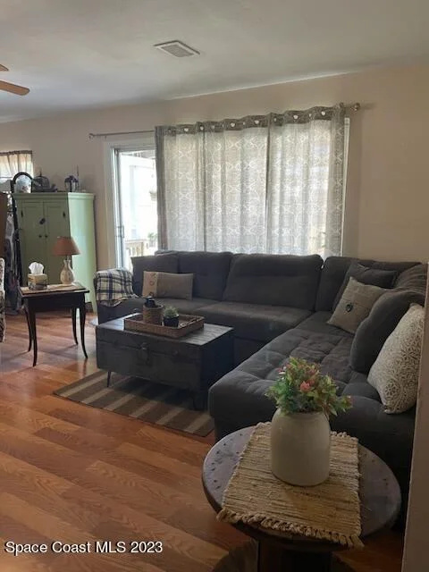 Photo of 1052 Myrtle Lane