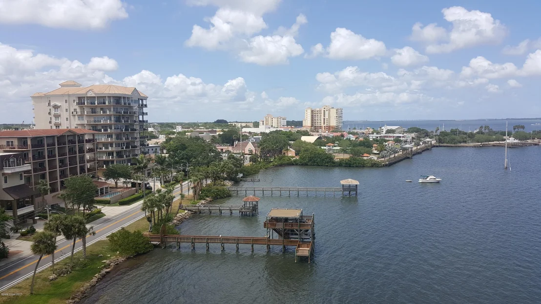 Photo of Unit 804 at 100 Riverside Drive