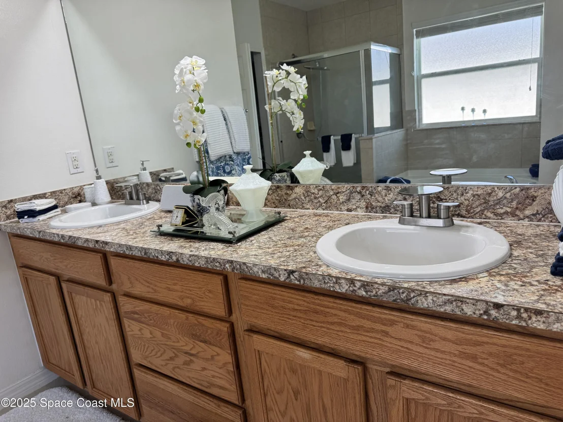 Photo of 1121 Morgan Circle NE
