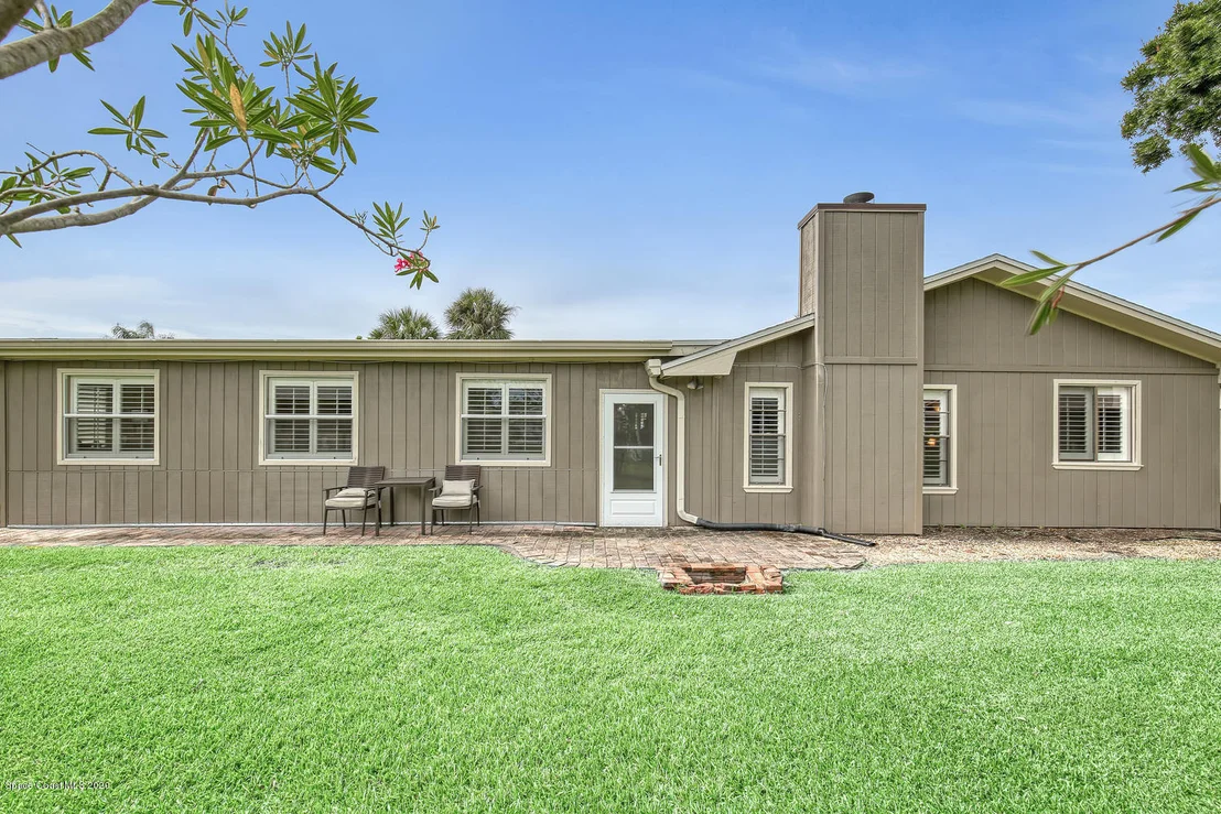 Photo of 1004 Cedarbrook Court