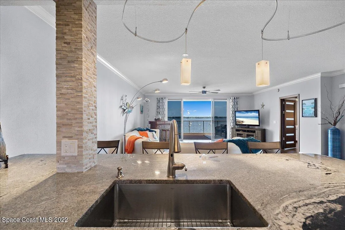 Photo of Unit 705 at 102 Riverside Drive
