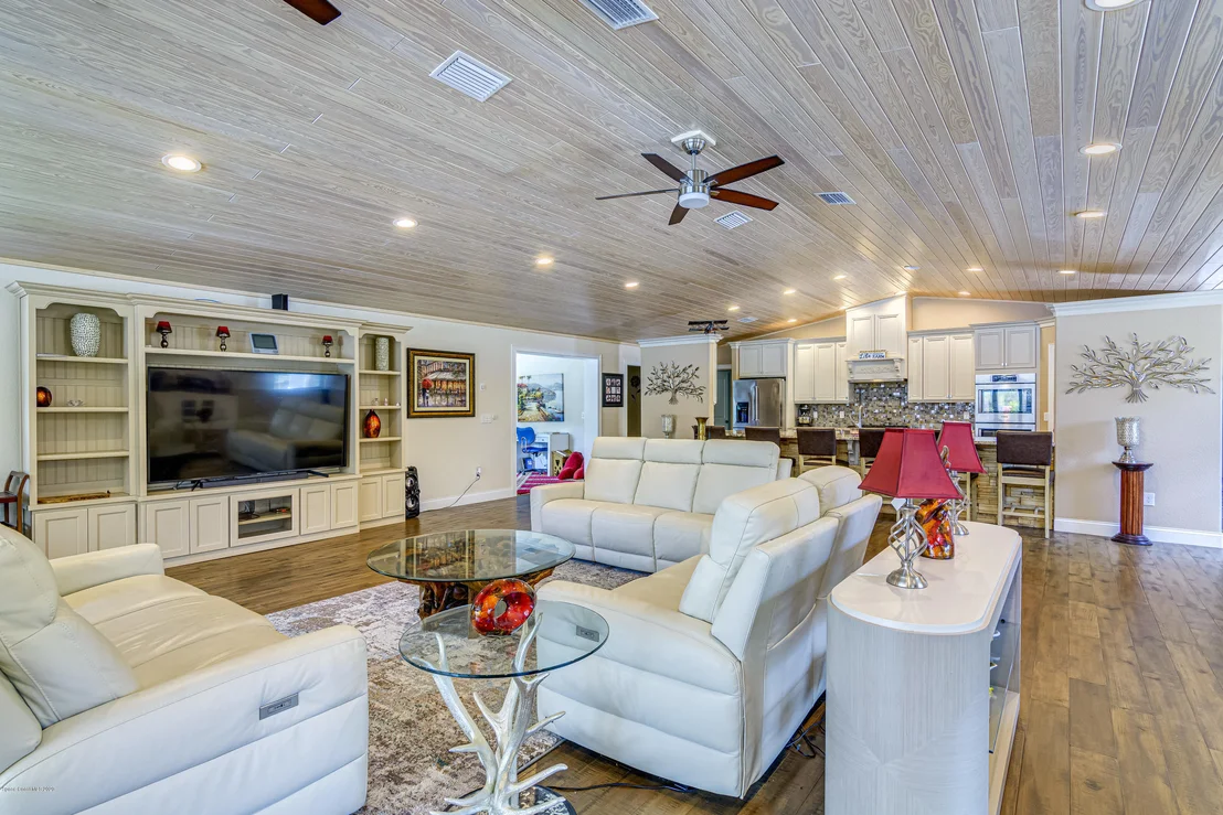 Photo of 4085 Lake Washington Road