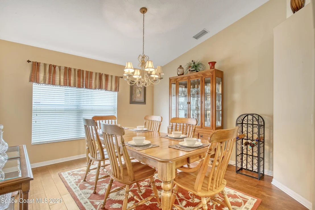 Photo of 6915 Renshaw Drive