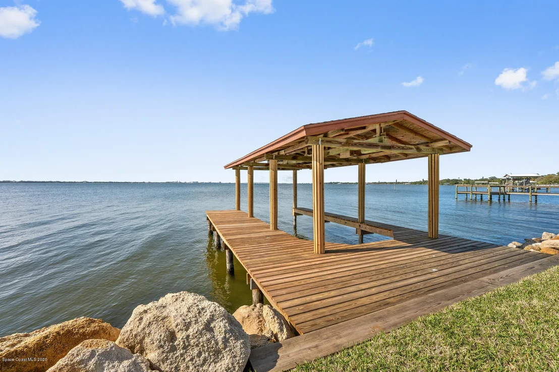 Photo of 447 Riverview Lane