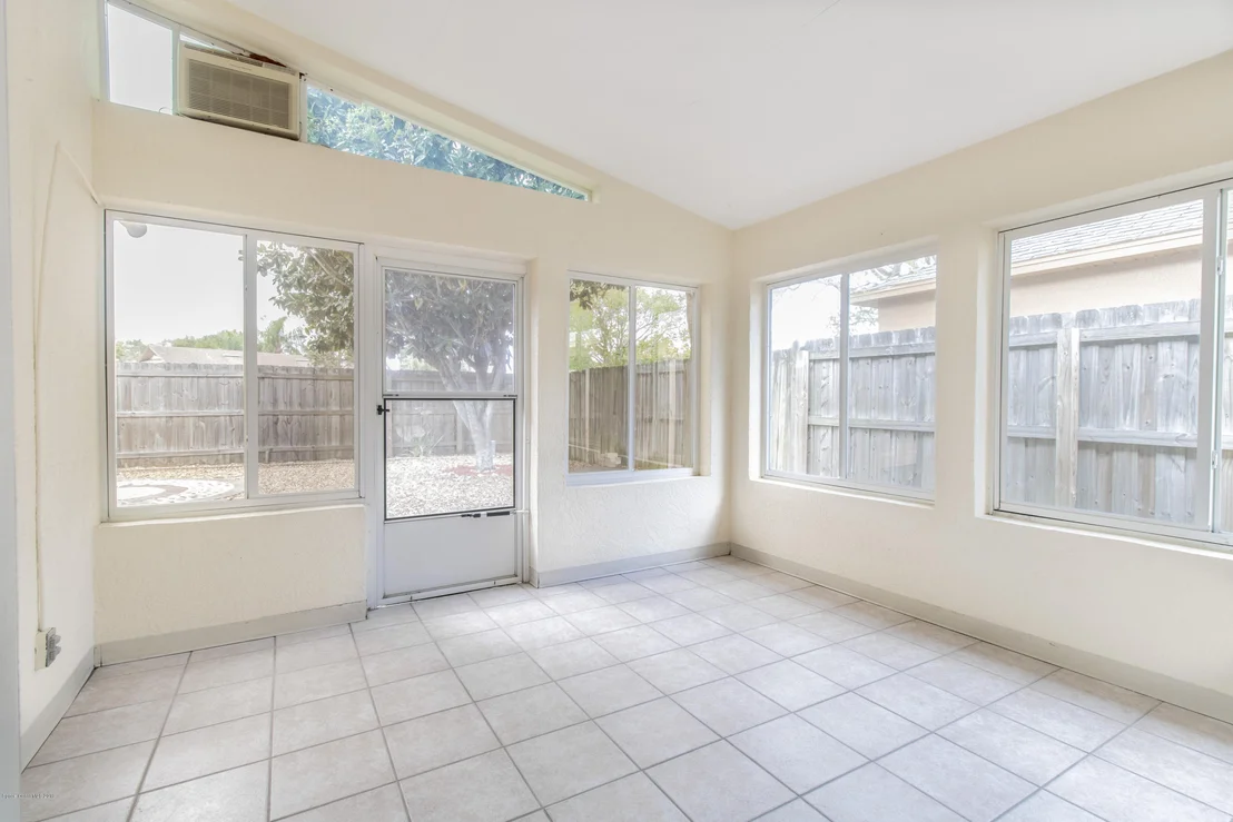Photo of 2454 Saint Johns Lane