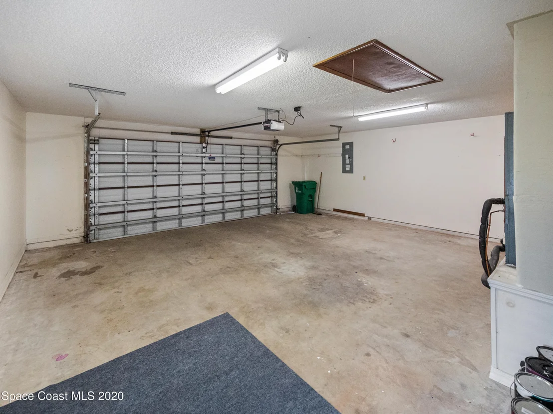 Photo of 5420 Edgewater Court