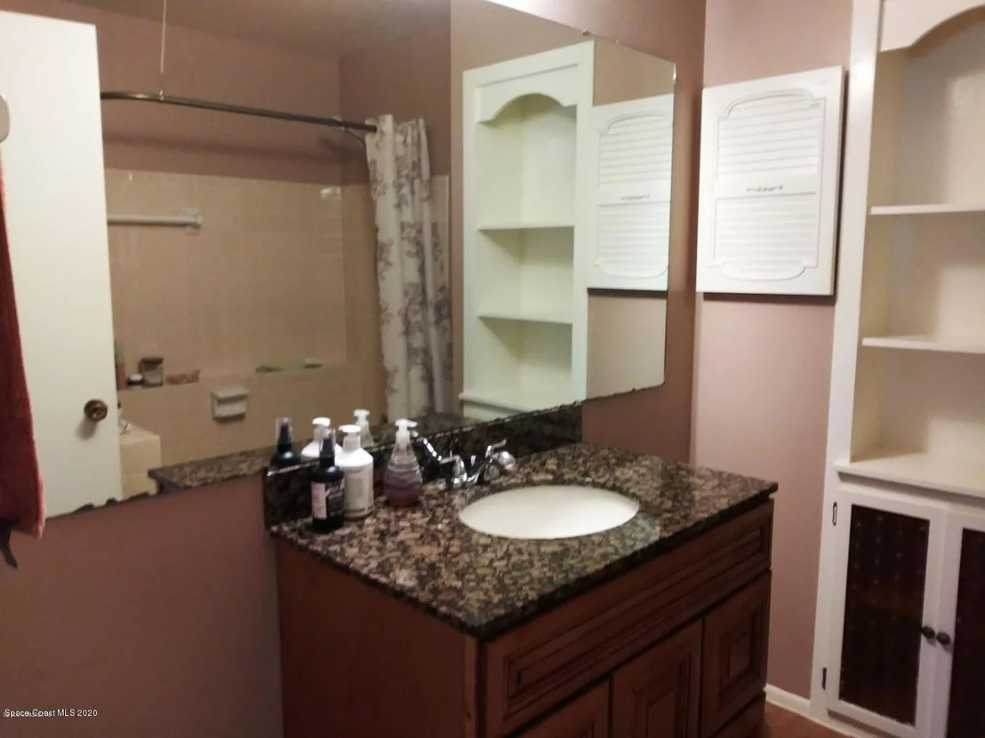 Photo of 731 Becker Avenue NE