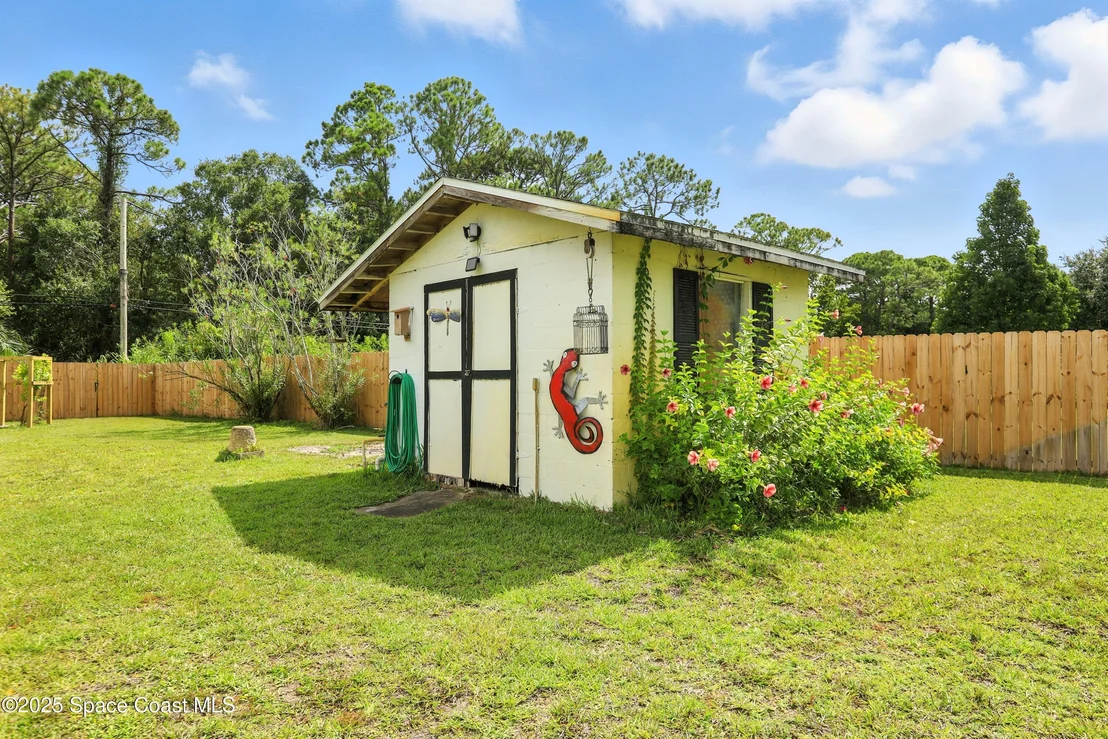 Photo of 3929 Burkholm Road