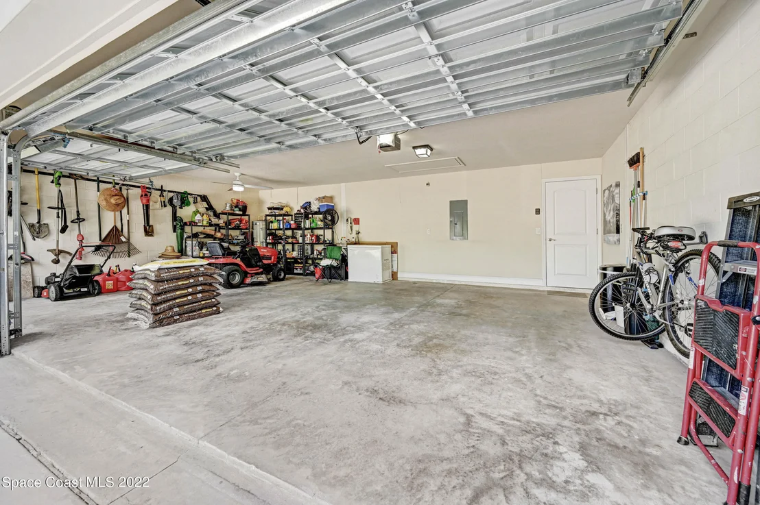Photo of 1383 Steele Road SE