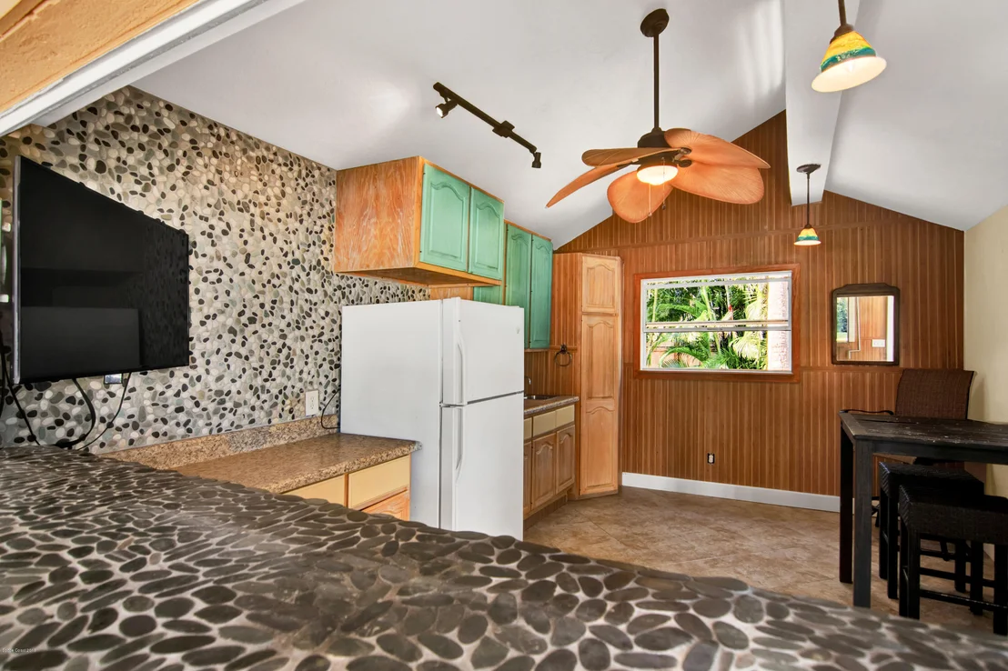 Photo of 413 Sunset Boulevard