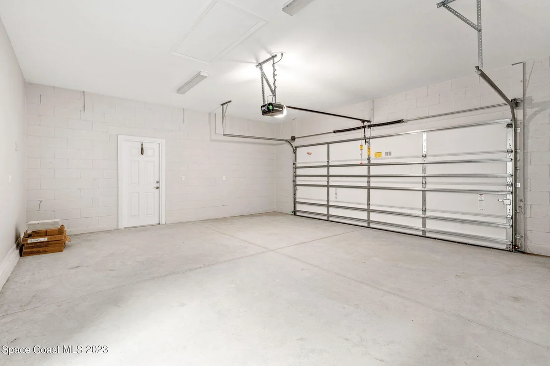 Photo of 8100 Lucent Court