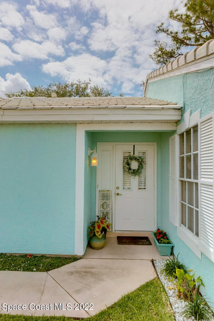 Photo of 802 Wateroak Drive NE