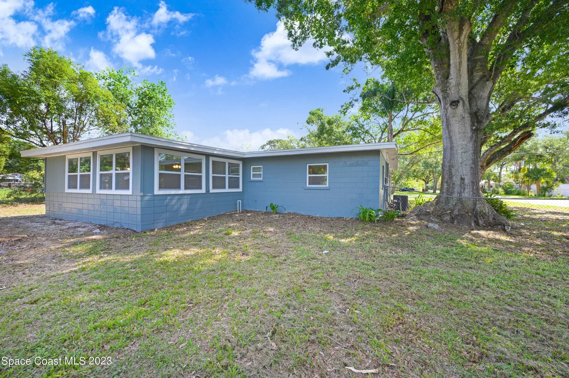 Photo of 5720 Travis Street