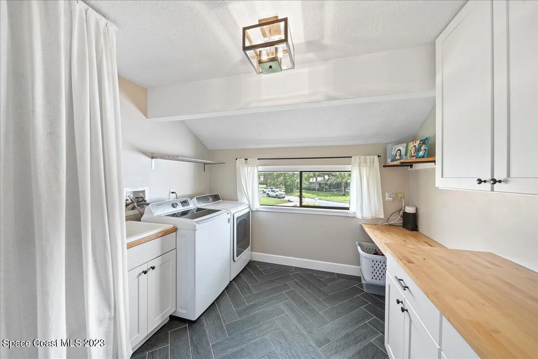 Photo of 520 Whispering Pines Circle