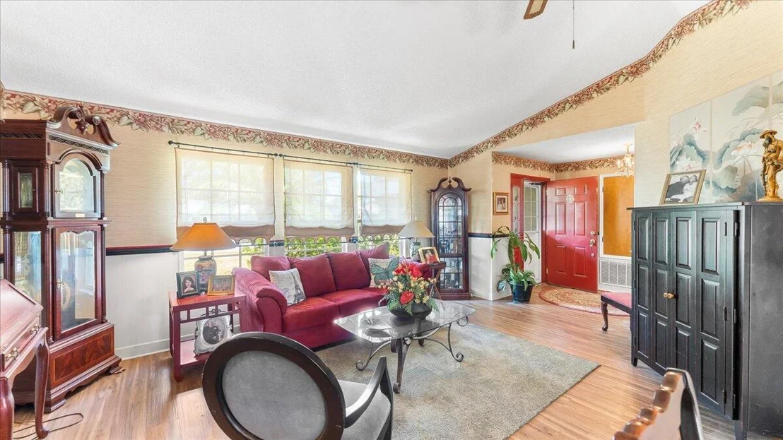 Photo of 5565 Brandon Street