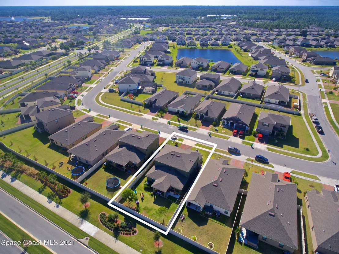 Photo of 4048 Alligator Flag Circle