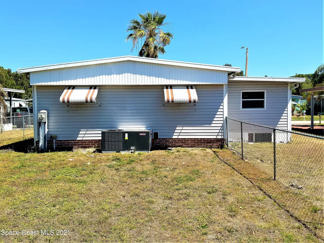 Photo of 1812 Seagrape Street NE