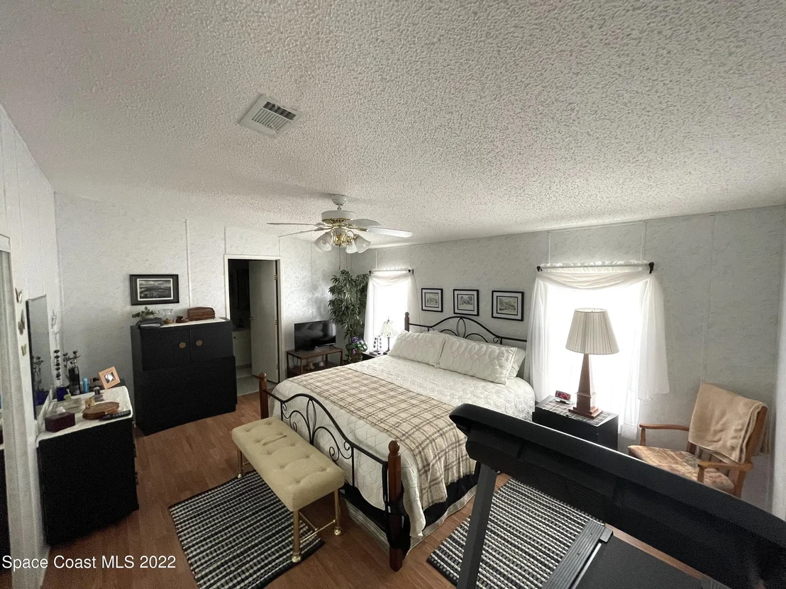 Photo of 303 Buttonwood Court