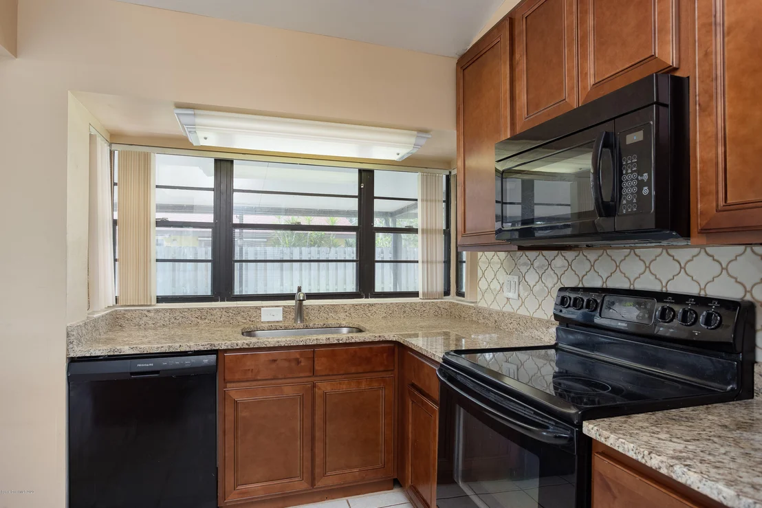 Photo of 2154 Tarrytown Lane NE