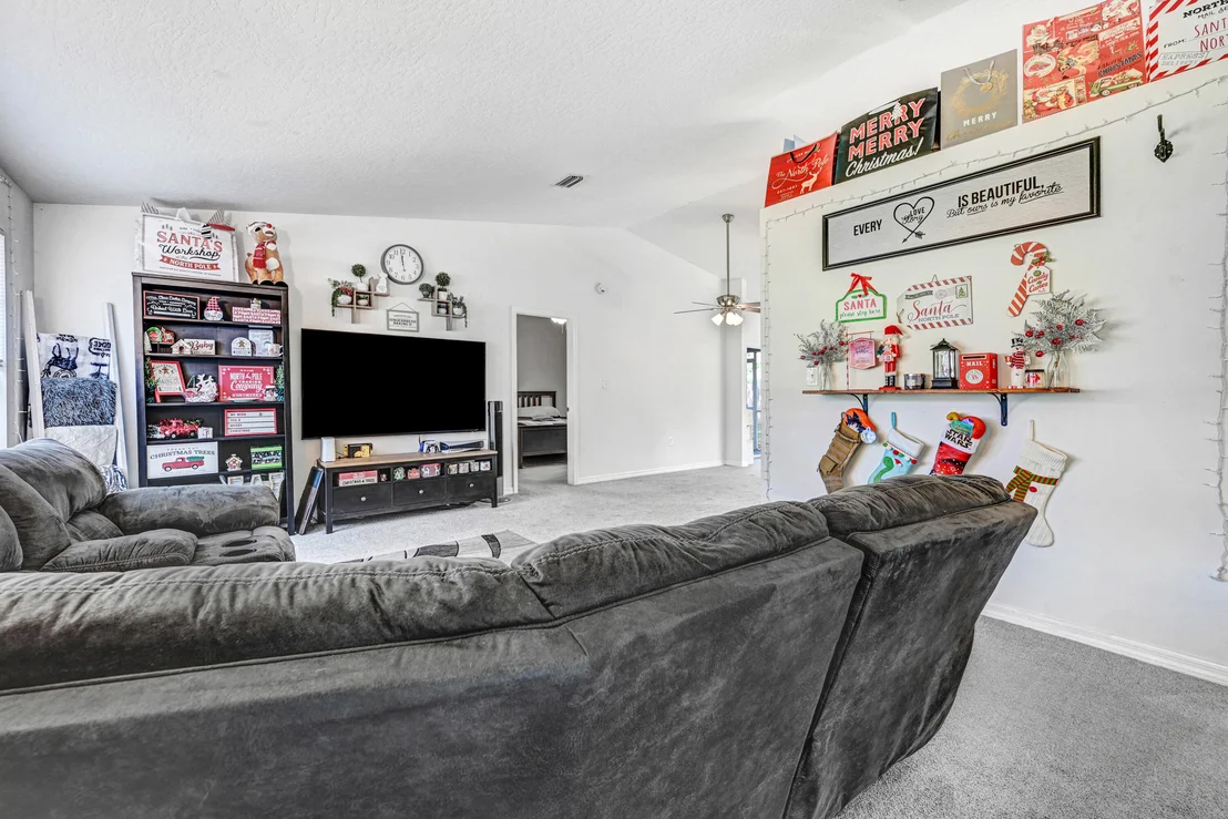 Photo of 5947 Cardiff Avenue