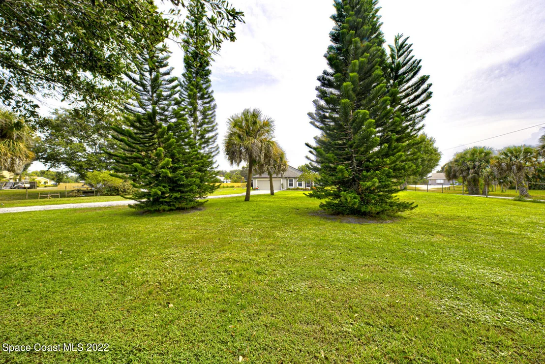 Photo of 3945 Post Road