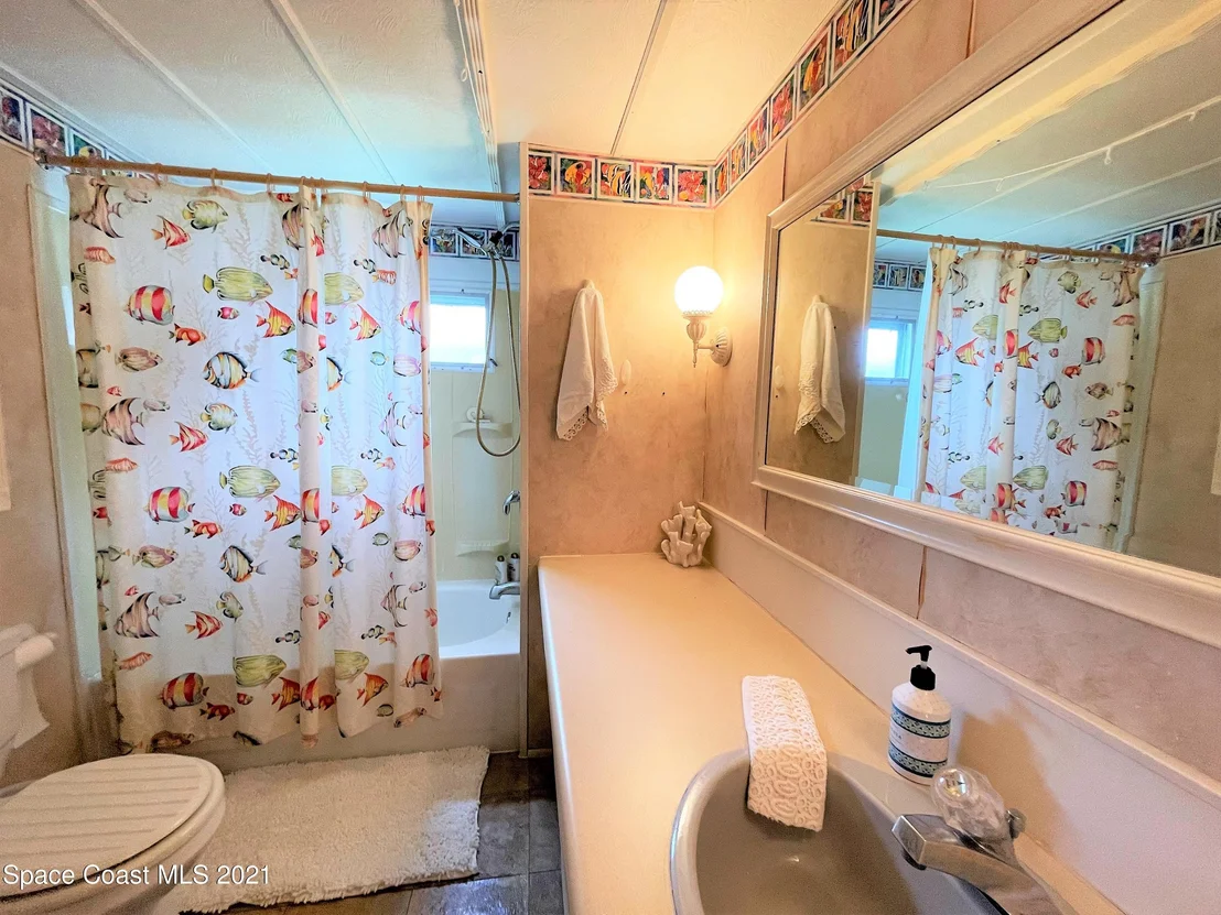 Photo of 735 Barefoot Boulevard