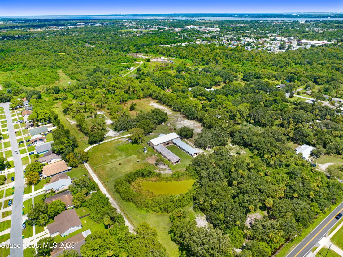 Photo of 2150 Lake Drive