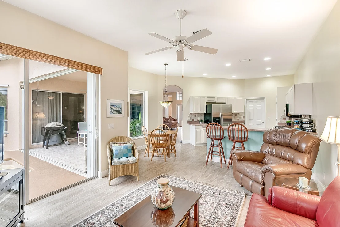 Photo of 925 Palm Brook Drive