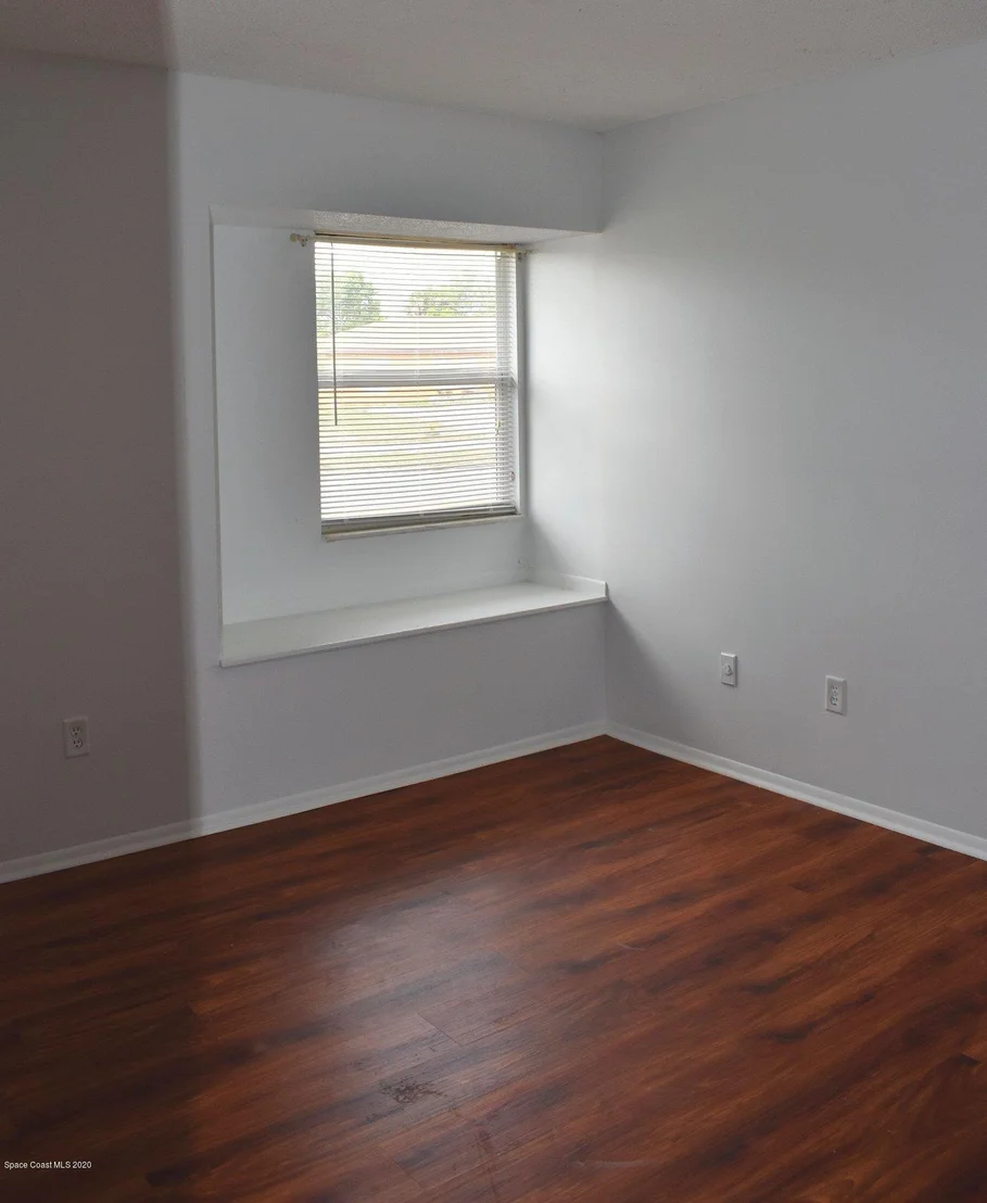 Photo of 720 Bianca Drive NE