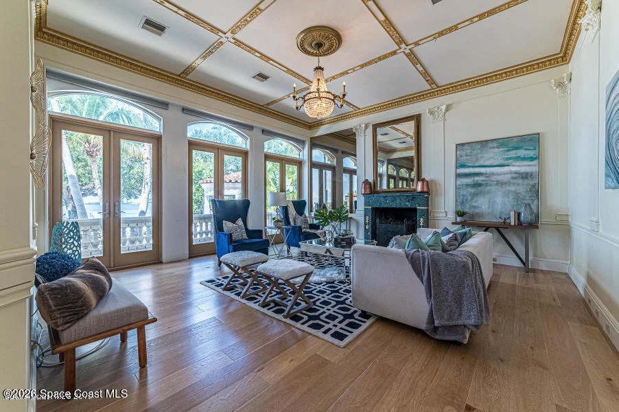 Photo of 1000 N Riverside Drive