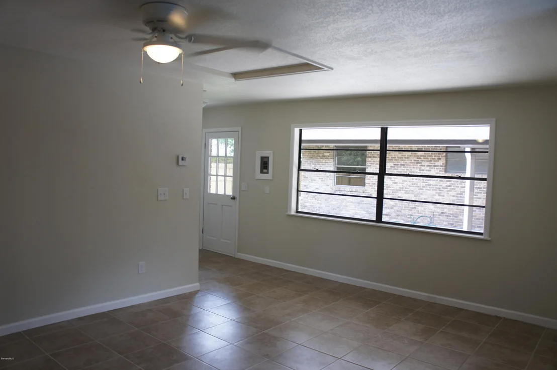 Photo of 1833 Oakwood