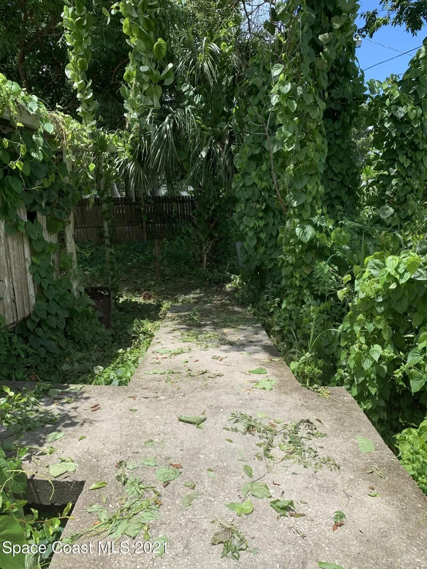 Photo of 300 Lutz Street