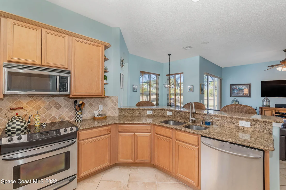 Photo of 1836 Windbrook Drive SE
