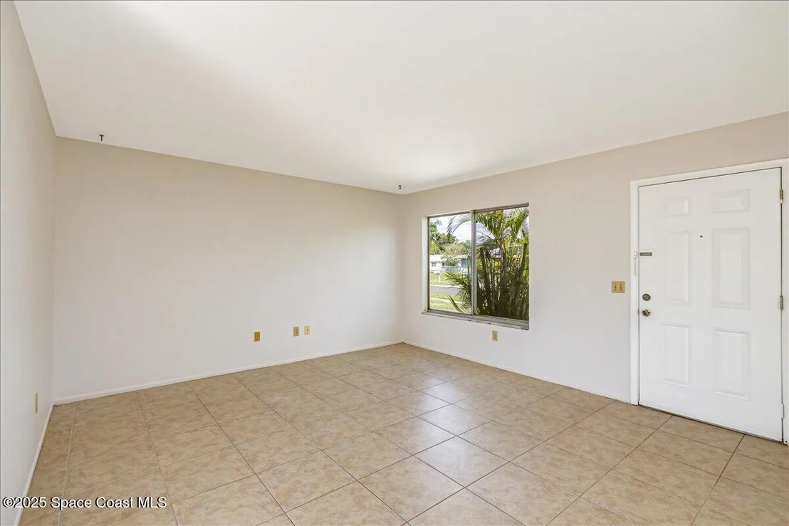 Photo of 933 Gueld Avenue NE