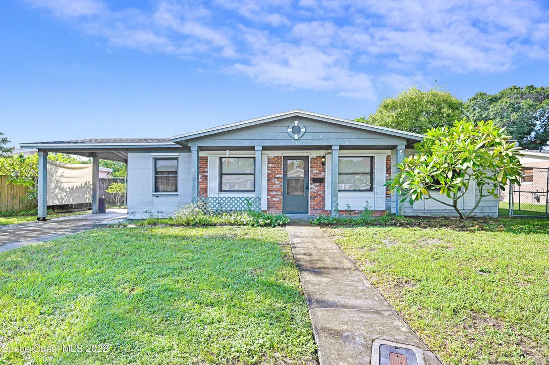 Photo of 995 Beacon Road