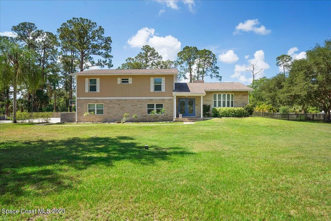 Photo of 8615 Sylvan Drive