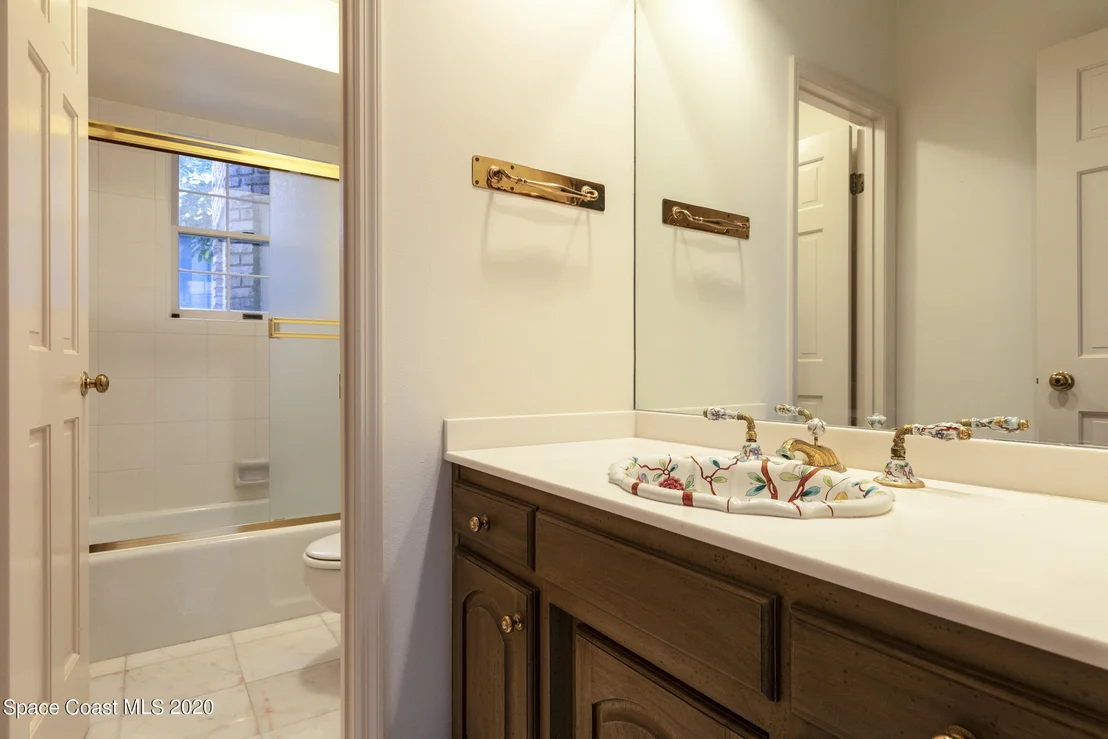 Photo of 1316 S Riverside Drive