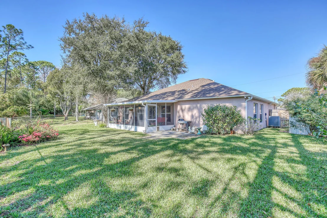 Photo of 5185 Carter Street