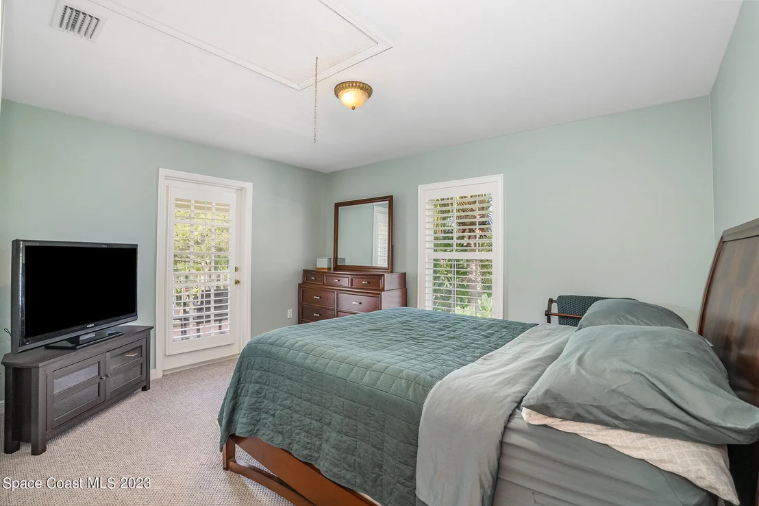 Photo of 320 2nd Avenue