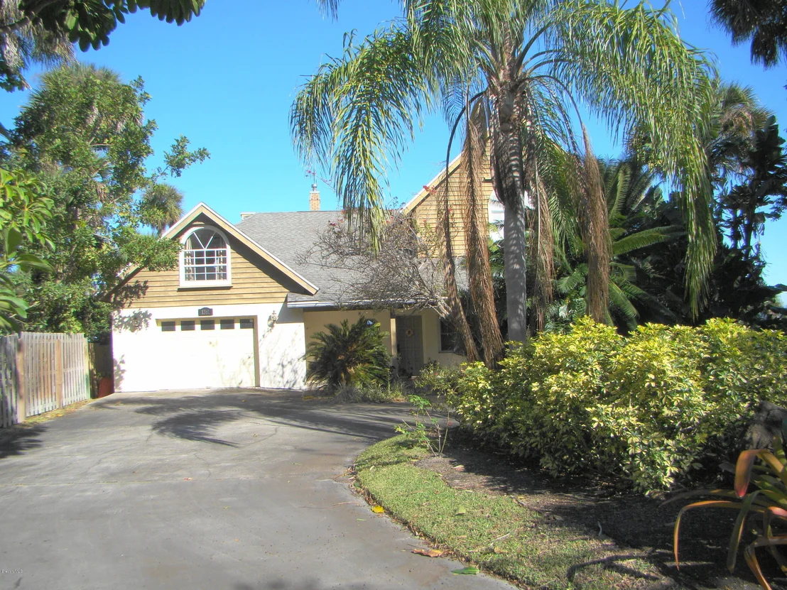 Photo of 1381 Pineapple Avenue