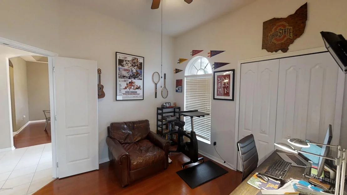 Photo of 975 Carriage Hill Road
