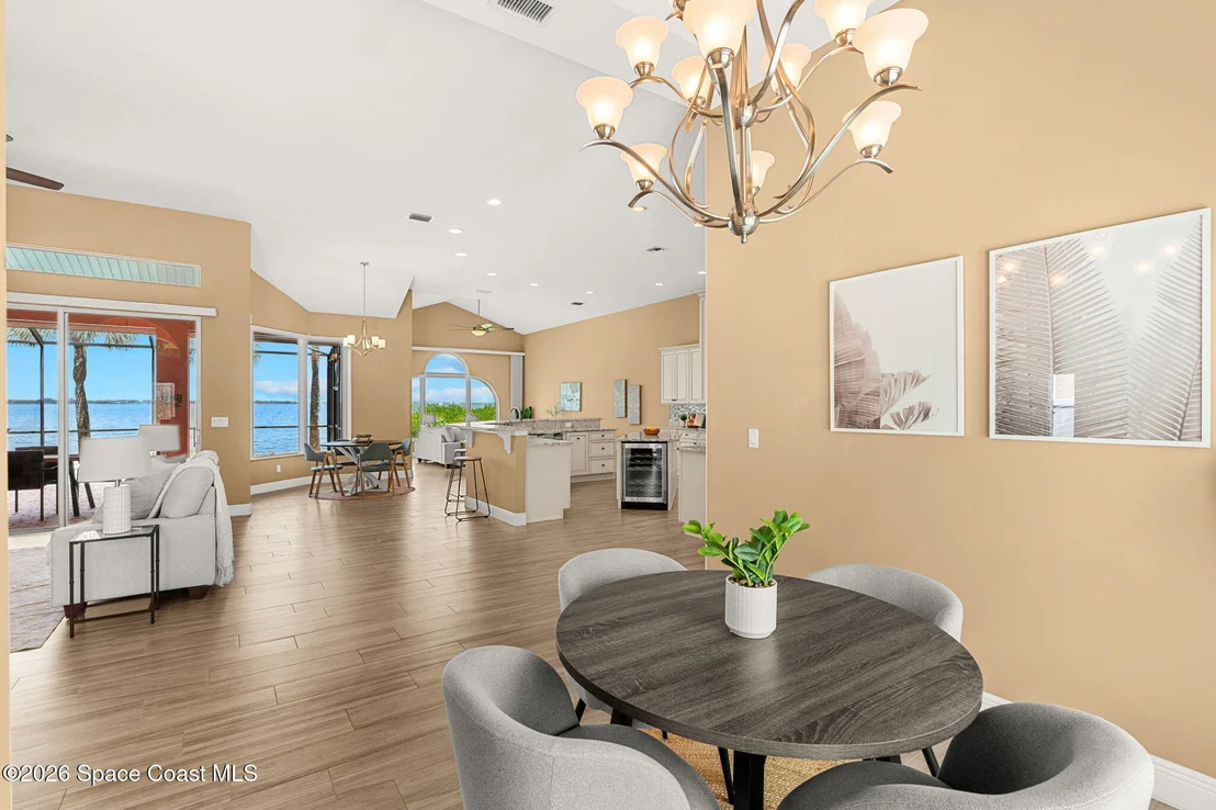 Photo of 327 Island Drive