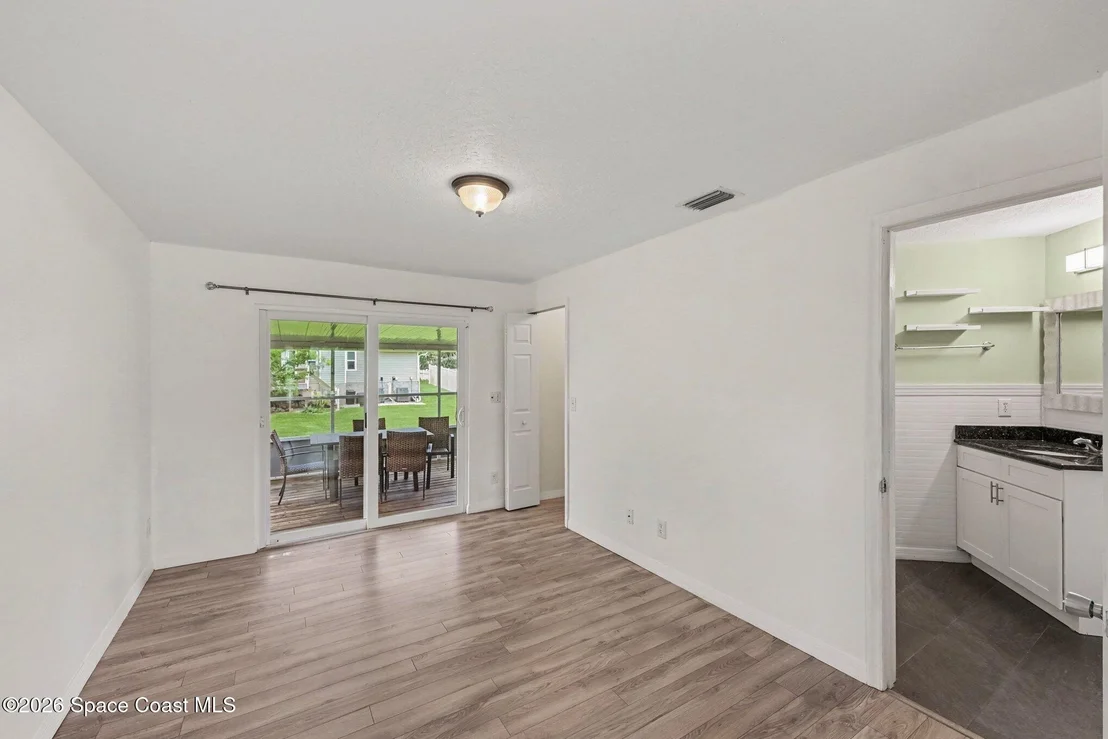 Photo of 1019 Mandarin Drive NE