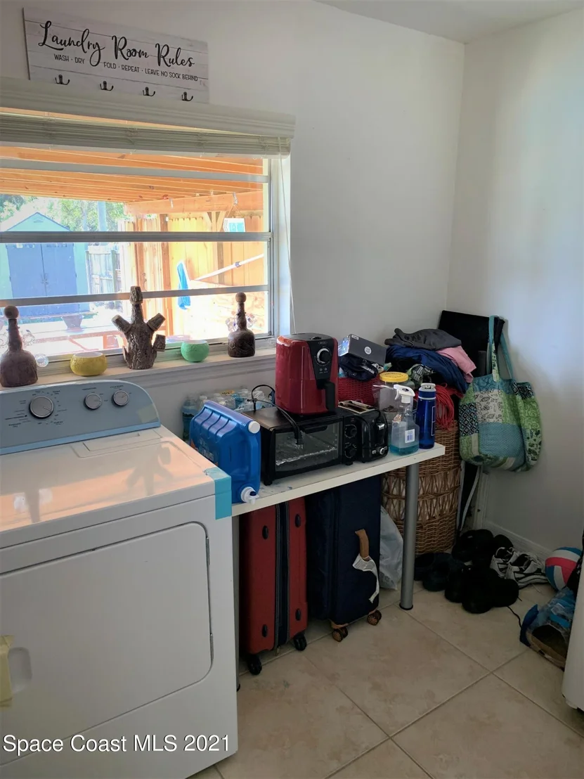 Photo of 3182 NE Edgewood Drive NE