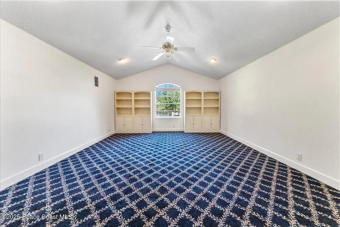 Photo of 327 Southampton Drive
